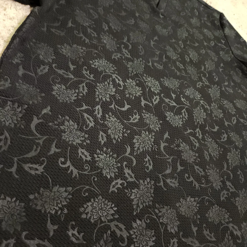 Guess Los Angeles Men's Black Floral-Texture Short-Sleeve Notch-Neck Sz L - Picture 3 of 11